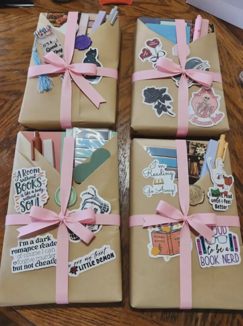 Mother's Day Blind Date with a Book | Gift for Mom | Bookish Gifts | Spicy Dark Romance Fantasy Thriller BookTok | Mama Book Lover Gift